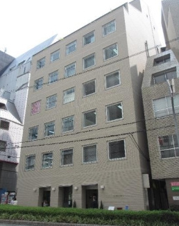 西梅田上島ビルの外観|外観は落ち着いています