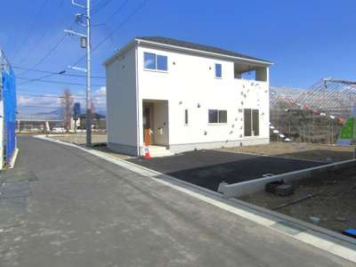 【前面道路含む現地写真】 | クレイドルガーデン南アルプス市在家塚第3　1号棟 | 前面道路含む現地写真です