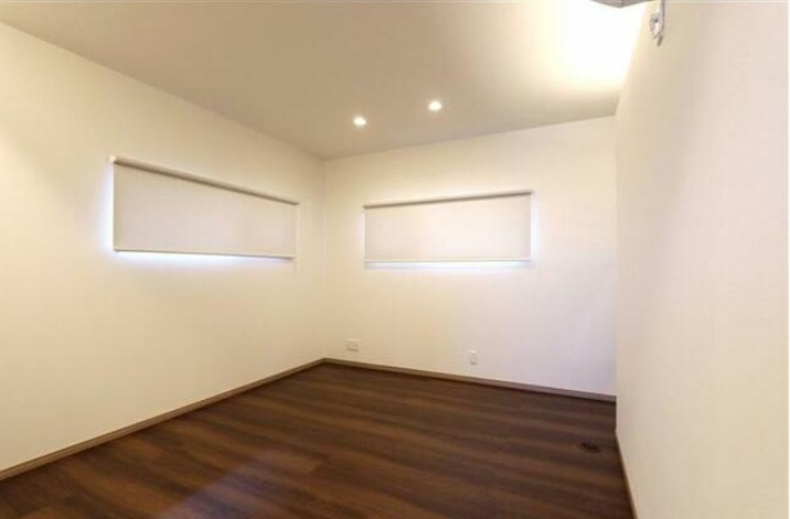 正円寺4丁目　築浅戸建の玄関