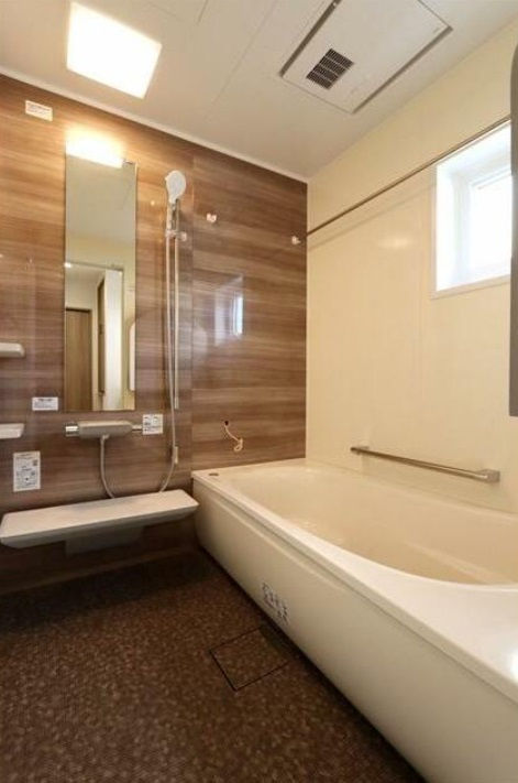 正円寺4丁目　築浅戸建の浴室