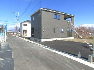 【前面道路含む現地写真】 | 前面道路含む現地写真です