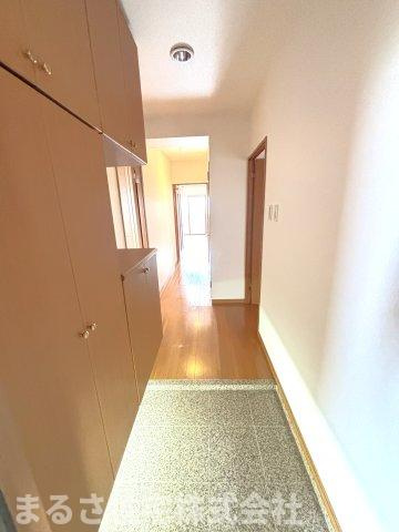 プレッソ城ヶ崎壱番館の玄関