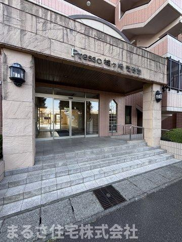 プレッソ城ヶ崎壱番館のエントランス