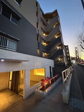 ダイアパレス荒池緑地のロビー