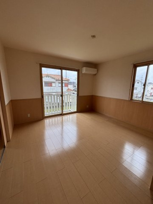 【居間・リビング】 | ロイヤル倉治C棟