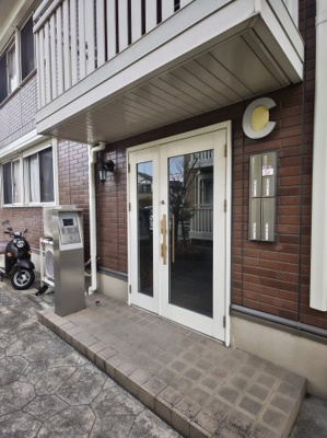 【エントランス】 | ロイヤル倉治C棟