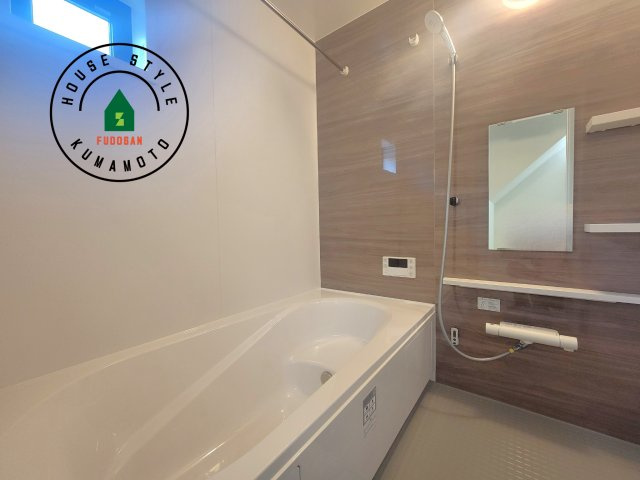 菊池郡大津町第3-2棟（1号棟）　の浴室|1日の疲れを癒してくれる広々バスルーム。雨の日のお洗濯にも大活躍な浴室乾燥機付です！