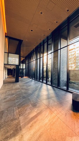 アトラスタワー五反田のエントランス