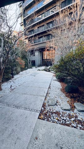 アトラスタワー五反田のエントランス