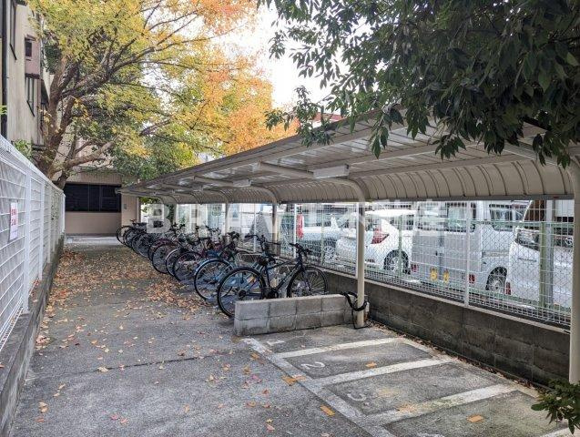 ジュネーゼプレシャス森ノ宮　BRAVI不動産の駐車場|【ジュネーゼプレシャス森之宮】内装です