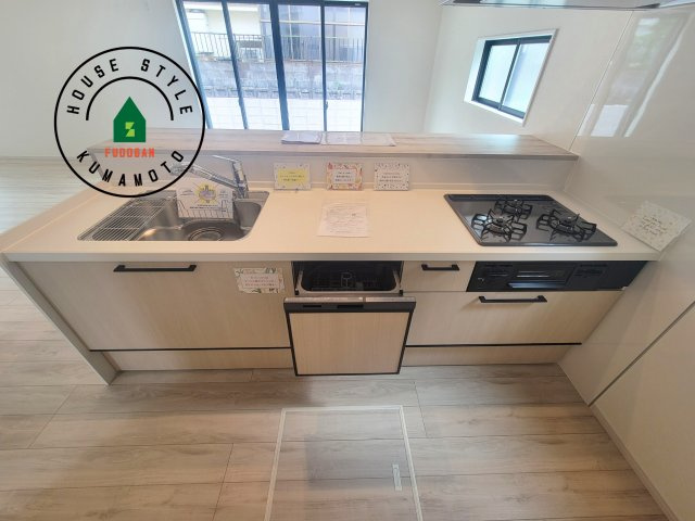 菊池郡大津町第4-1棟（1号棟）　のキッチン|ご家族を近くに感じられる対面キッチンのLDK。会話もはずみそうですね。