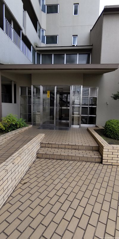 ヤマゼン経塚マンションのエントランス|お掃除の行き届いたｴﾝﾄﾗﾝｽです！