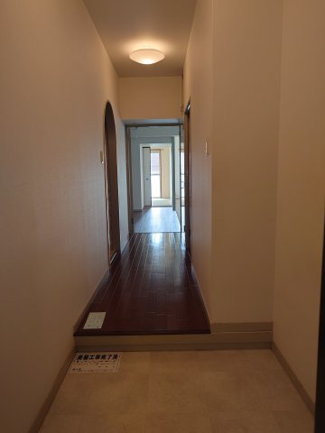 甲東園パークマンションの玄関