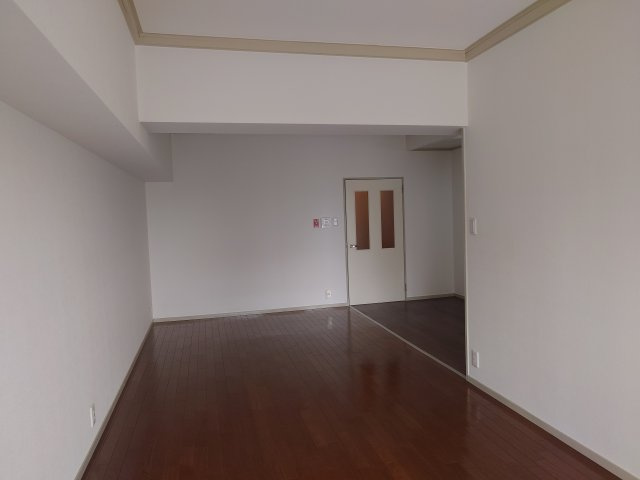 甲東園パークマンションの居間・リビング