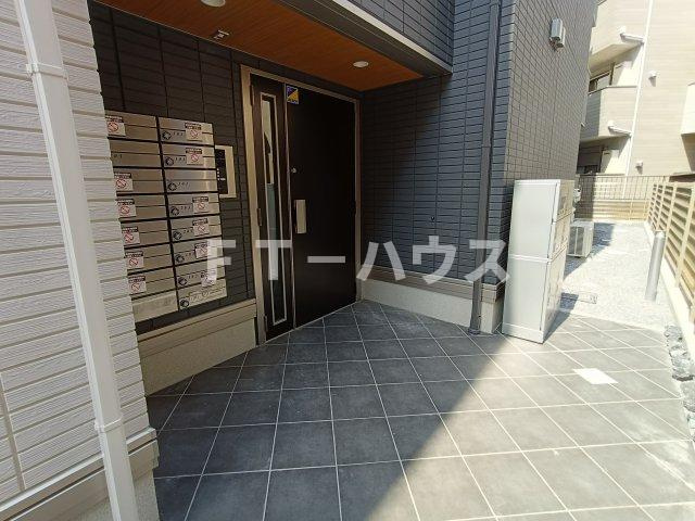 D-SOLACE幕張本郷1丁目のエントランス