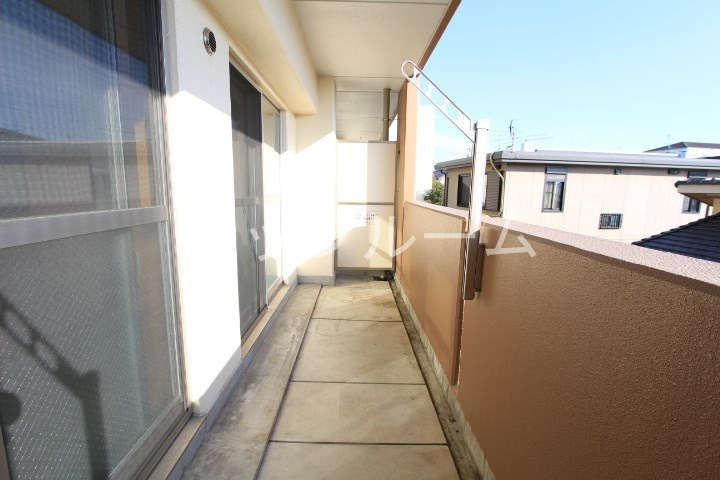 春日井市西本町２丁目の賃貸マンションのバルコニー