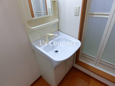 【洗面所】 | ティートレス | 朝の支度もスムーズな独立洗面台。