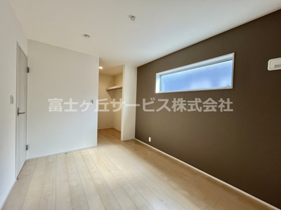 【寝室】 | 牧之原市細江 6期 新築一戸建て 2号棟 | 主寝室です