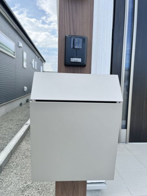 【セキュリティ】 | 牧之原市細江 6期 新築一戸建て 2号棟 | インターフォンとポスト