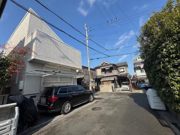 【前面道路含む現地写真】