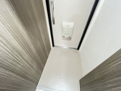 【玄関】 | シャンボール第３新大阪 | 収納もある玄関です