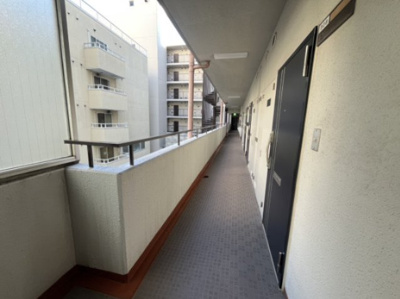 【その他共用部分】 | シャンボール第３新大阪 | 廊下はこんな感じです