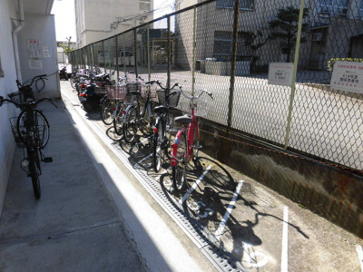 【駐車場】 | エクセレント上新6 | 敷地内駐輪場です。