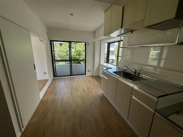 ホワイトマンションの居間・リビング| 