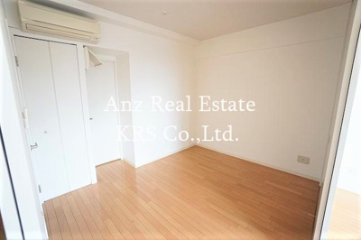 【寝室】 | アーデンタワー立売堀 | 5.6帖の寝室部分です！エアコン付きです♪