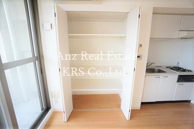 【収納】 | アーデンタワー立売堀 | リビングにある収納！整理整頓をサポート！