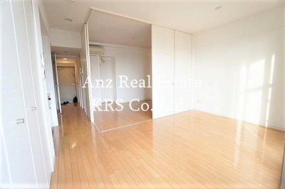 【居間・リビング】 | アーデンタワー立売堀 | 白を基調とした洗練されたお部屋です♪