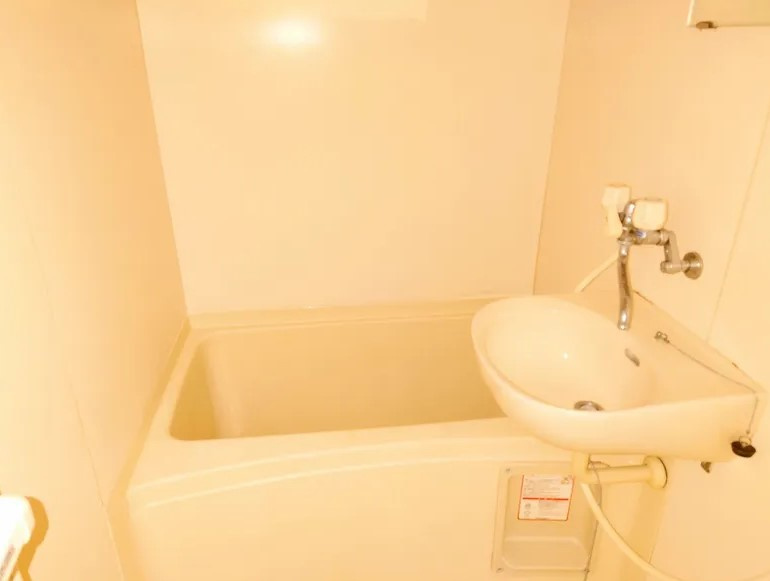 レオパレスグランドゥールＢの洗面所