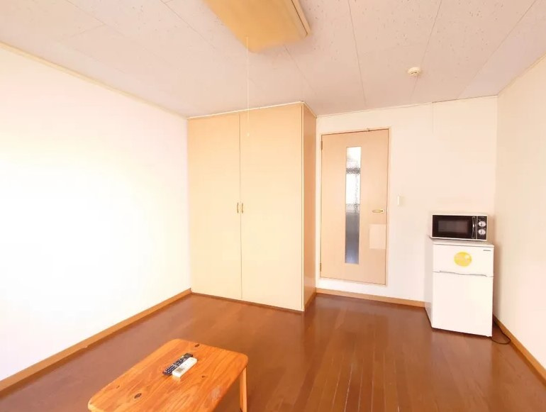 レオパレスグランドゥールＢの寝室