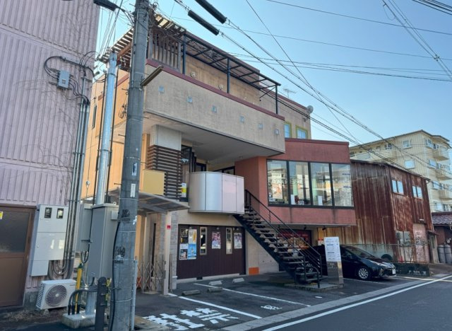 近江八幡市鷹飼町の店舗一部の外観