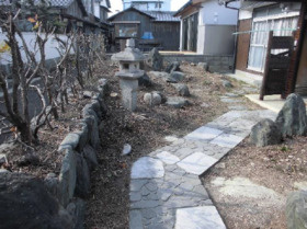 西条市氷見丙の庭