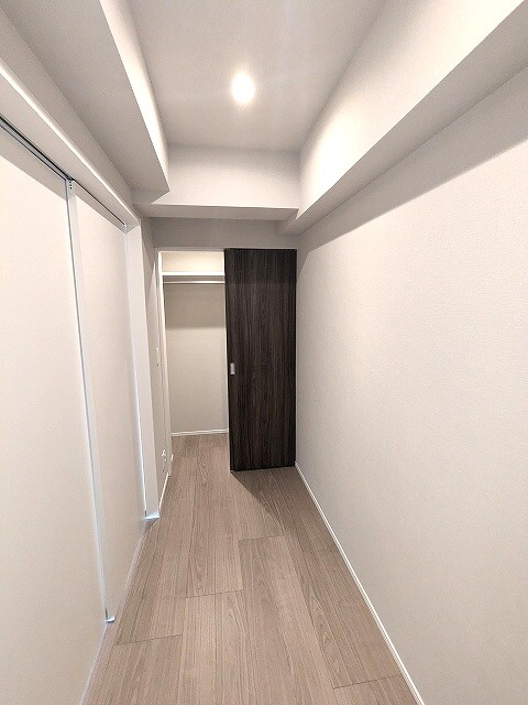 Opus Residence上野元浅草の設備|洋室にウォークインクローゼット・ダウンライト付き