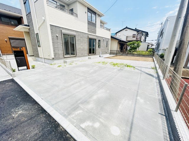 新築　前橋市大友町二丁目　Blooming　Garden　6号棟の駐車場|現地写真　駐車スペースは並列2台分可能です！
