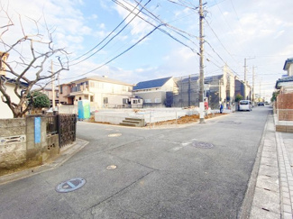 【前面道路含む現地写真】
