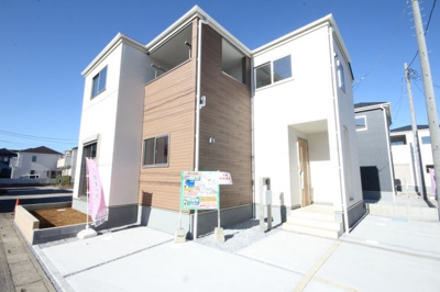 【外観】 | 三郷市彦野第3全7棟 1号棟 | 南東角地で駐車2台可能