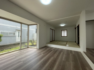 【居間・リビング】 | 大津市清風町11-24　中古戸建