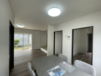 【居間・リビング】 | 大津市清風町11-24　中古戸建