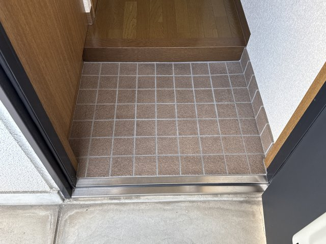 メゾンハピネスの玄関
