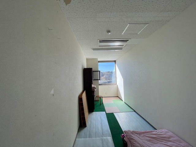 【洋室】 | 小見川ビル | 休憩室