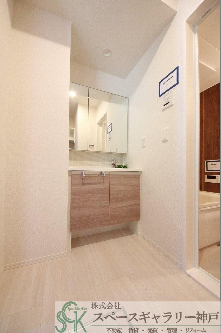 コリーナ　ヴィルトゥの洗面所|※お部屋により仕様が異なる場合があります。