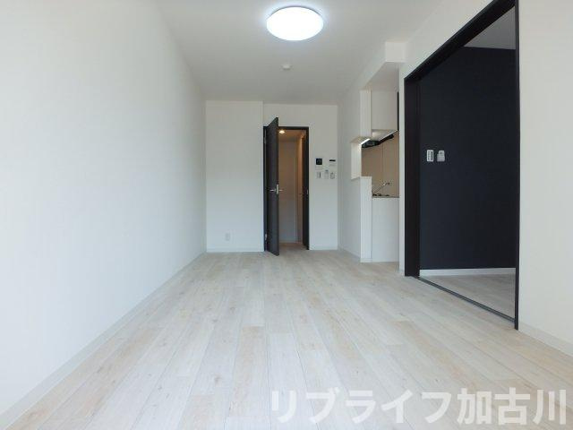 ジーメゾン新在家の居間・リビング
