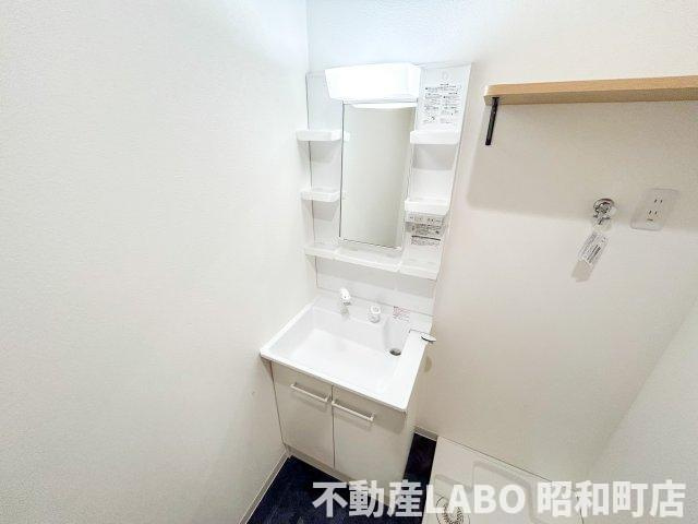 Mew Style Apartmentsの洗面所