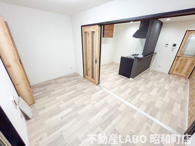 Mew Style Apartmentsの洋室