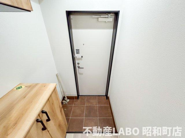 Mew Style Apartmentsの玄関