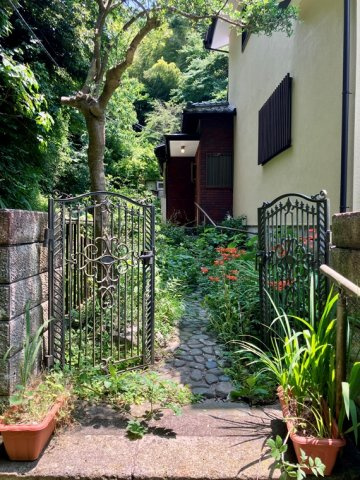 山ノ内戸建のエントランス