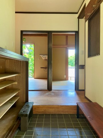 山ノ内戸建のロビー